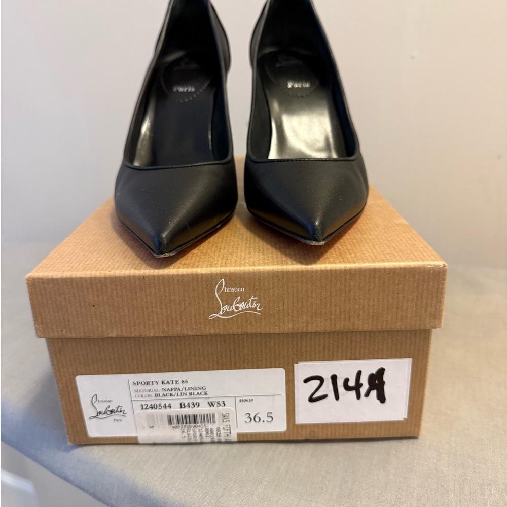 Saks Fifth Avenue Black Heels Elegant Design